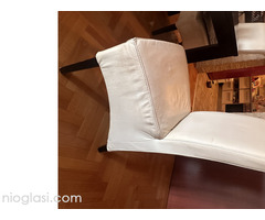 Trosed, fotelja i 4 stolice od bele koze na prodaju - Slika 4/10